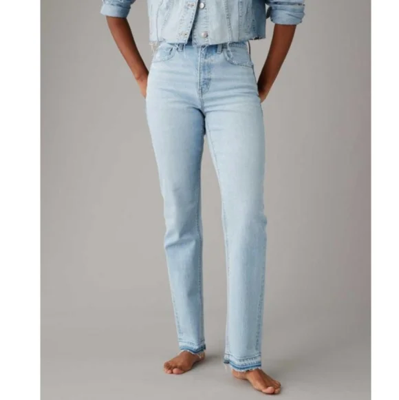 American Eagle Outfitters Super High Rise Straight Jeans Size 12 - Picture 1 of 7